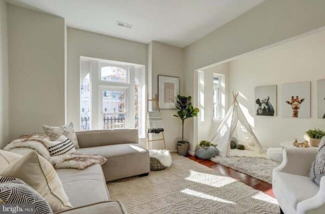 Photo - 619 Florida Ave NW