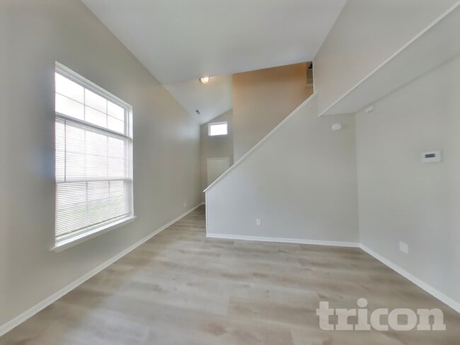 Photo - 4531 Riverbrook Ln