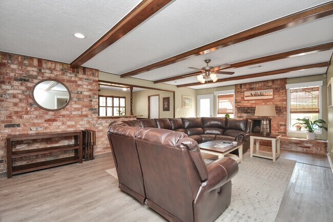 Photo - 9811 Rocktree Dr