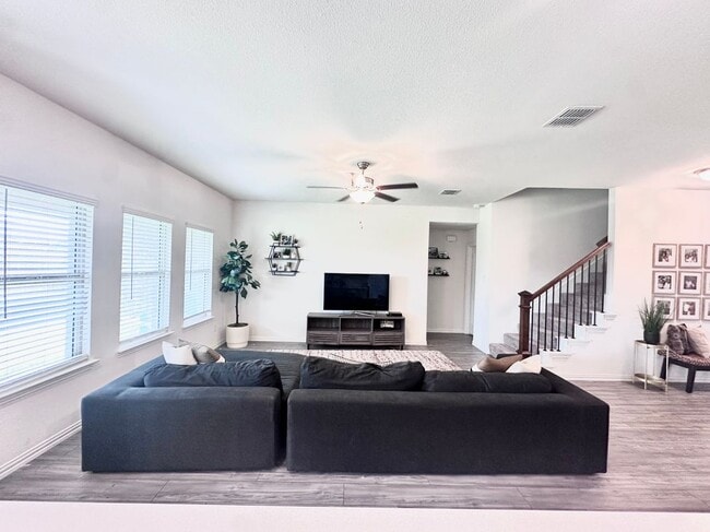 1364 Renoir Dr