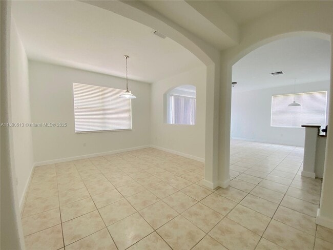 Photo - 11005 NW 87th St
