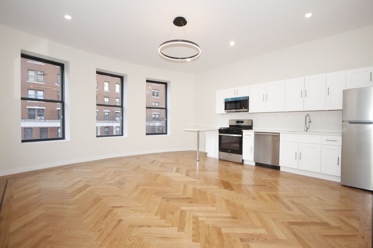 Photo - 860 W End Ave (New York, NY)
