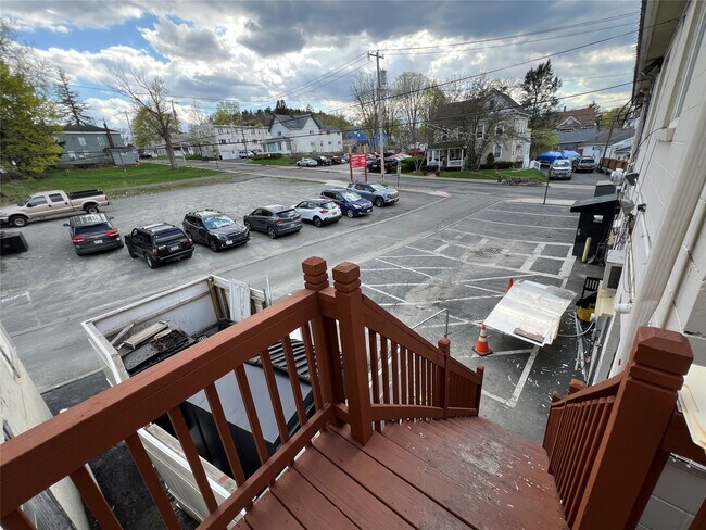 130 W Main St Unit 1