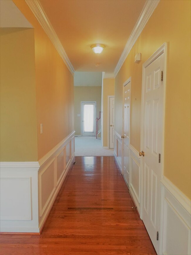 Photo - Beautifully maintained 3 bedroom 2 bath contemporary in highly sought after Birkdale subdivision.