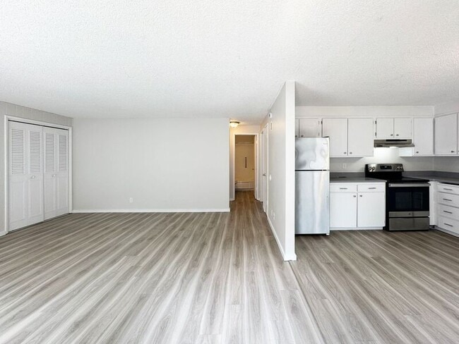 Photo - 1115 W 6th Ave