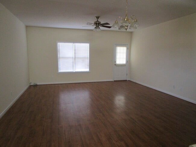 Photo - 1034 Scotland Rd