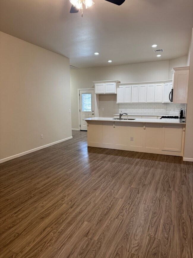 Photo - 4715 Enclave Pl