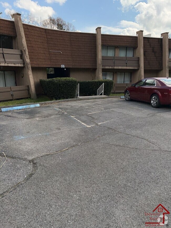Building Photo - 915 S Seminole Dr Rental