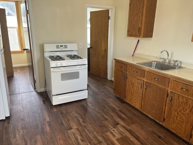 Photo - 821 W 26th St Apartments Unit 3