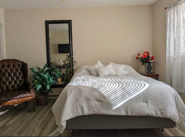 Building Photo - 23 Rexford St Unit PRIVATE STUDIO, ALL UTIL, FULLY FURNISHED