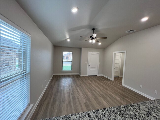 Photo - 3/2/2 in Bell Farms available June!!