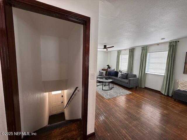 Photo - 2811 College St