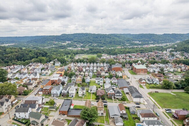 Photo - Beautiful 2 bedroom home in Pitcairn available August 15!