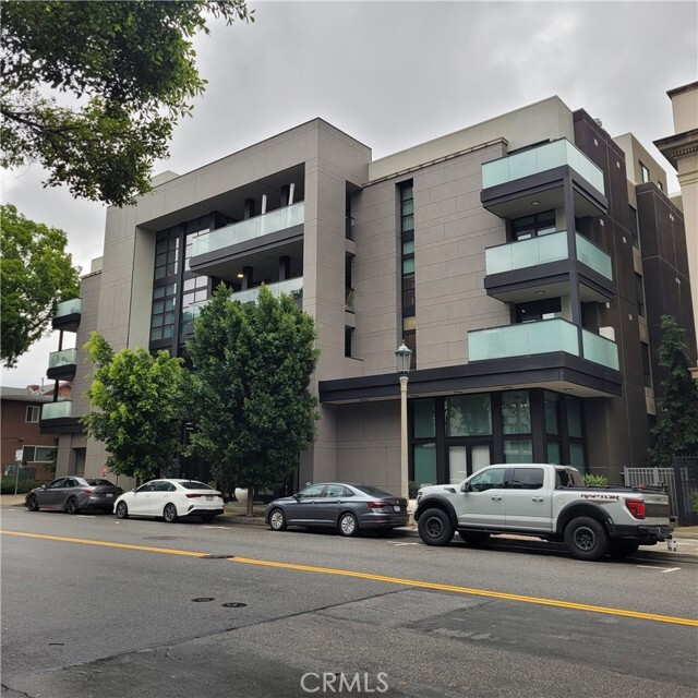 Building Photo - 178 S Euclid Ave Unit 202