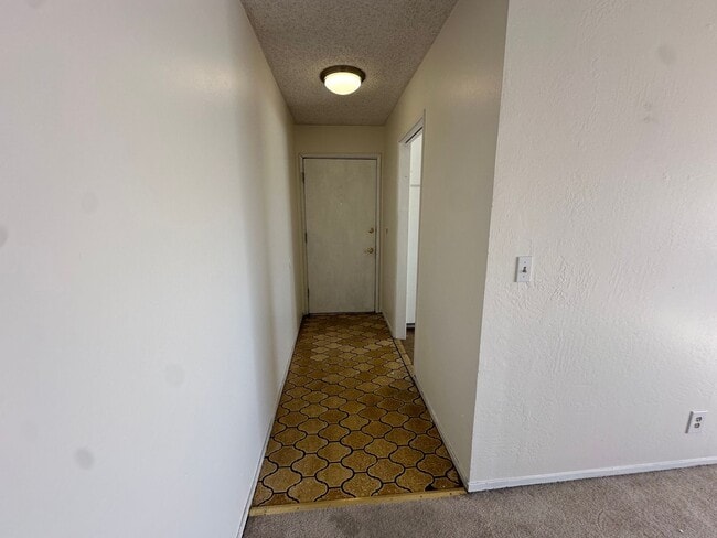 Photo - 665 Chemeketa Dr Unidad #C