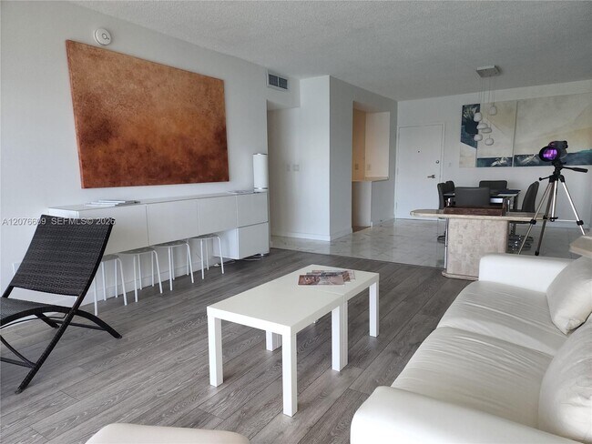 Photo - 300 Bayview Dr Unit 1608