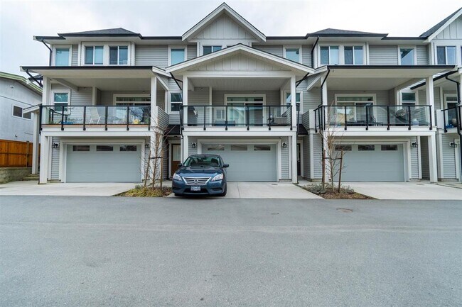 Photo - 45455-45455 Spadina Ave