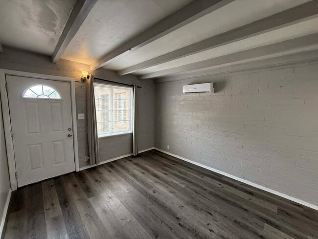 Photo - 827 N Columbus Blvd