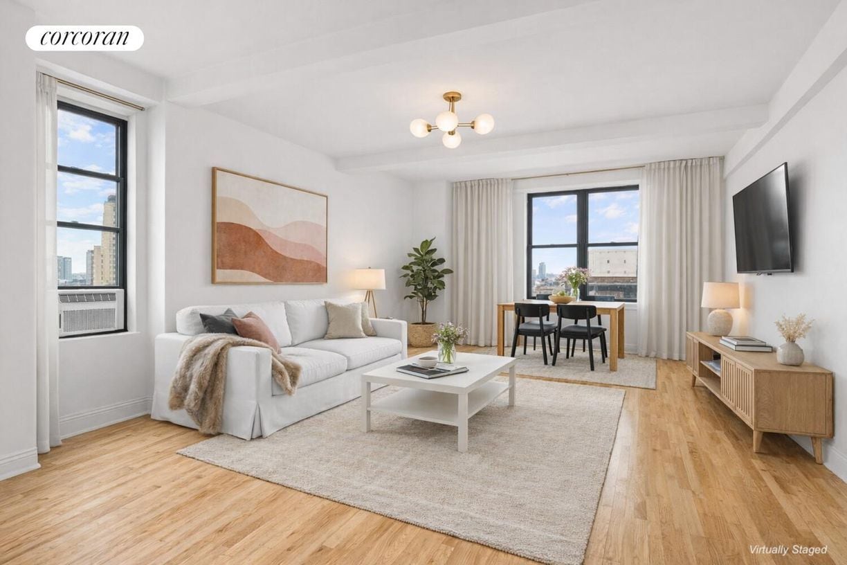 Photo - 200 W 16th St