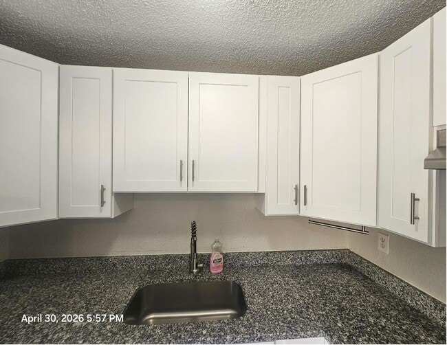 Photo - Beautiful and cozy 2/1 apartment available now!