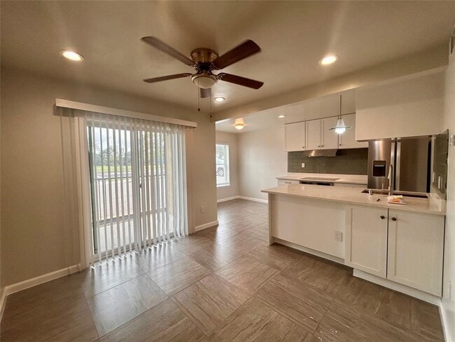 Photo - 901 E 40th St Apartment Unit 303
