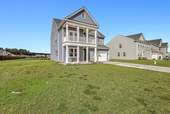 Photo - 6 Bedroom, 4.5 Bathroom Home in Cane Bay - Summerville