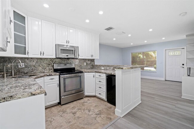 Photo - 804 SE 6th Ct