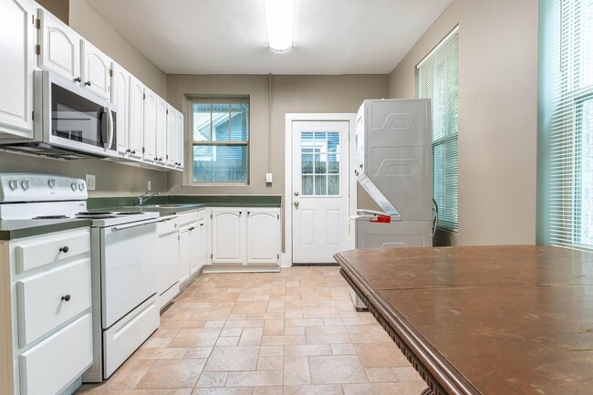 Photo - 1739 Walnut St