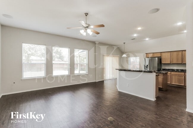 Photo - 631 Magnolia Ln