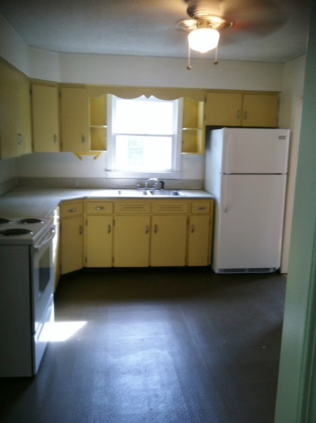 Photo - 705 Jackson Blvd