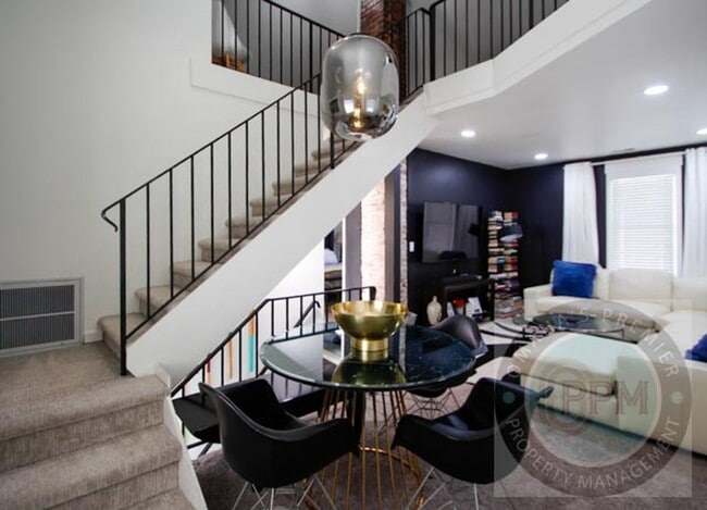 Building Photo - 822 N 50th Ave Unit 822/2