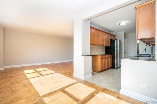 Building Photo - 2 Washington Square Unit 5J Rental