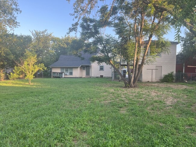 1711 Halsell St Unit Apartment