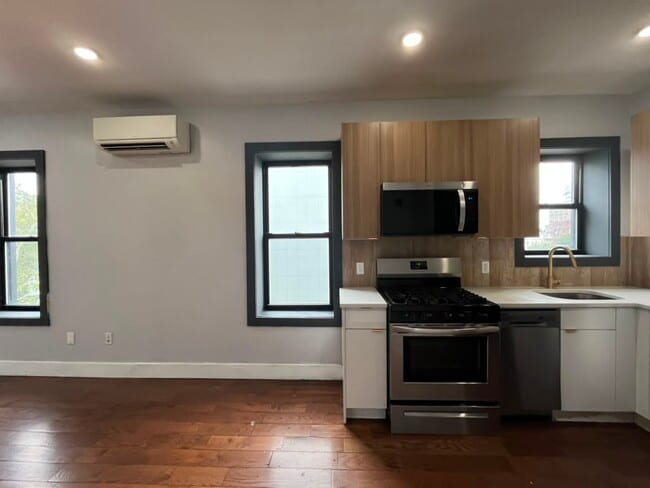 Photo - 65 Vroom St Unit 4L