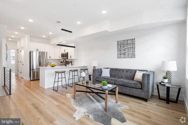 Building Photo - 3106 Clifford St Rental