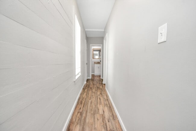 Photo - 1801 Roosevelt St