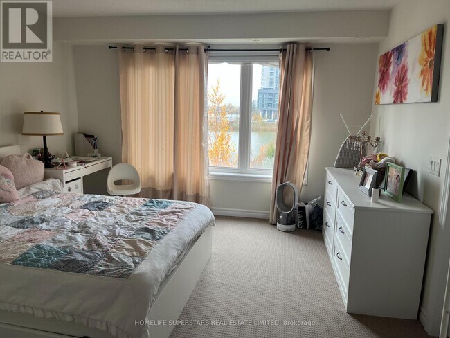 Photo - 3068 Cascade Common