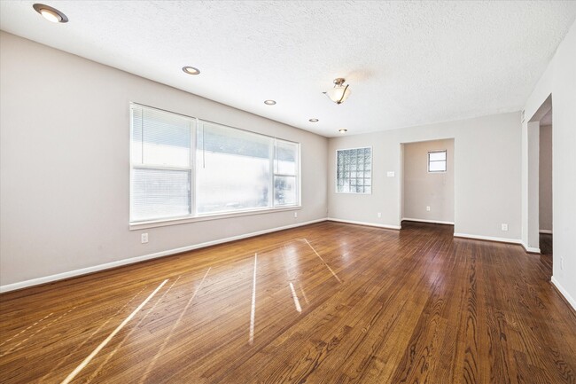 Photo - 2712 W Holcombe Blvd