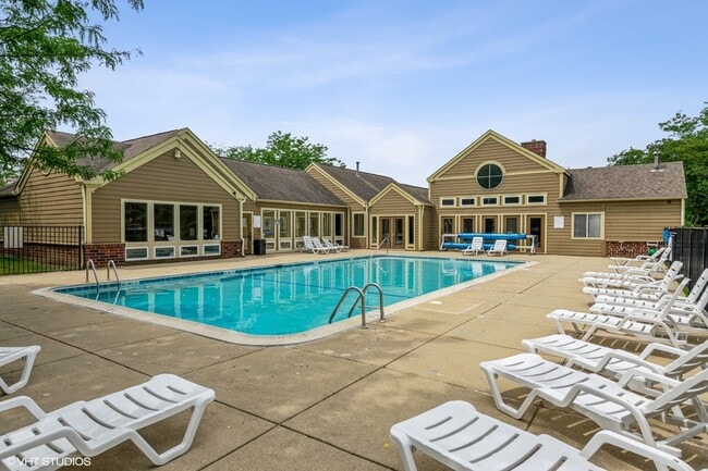 Photo - 108 Glengarry Dr