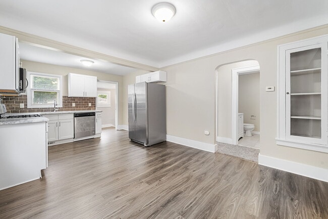 Photo - 164 W Muir Ave