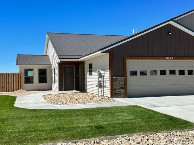 Photo - 404 W Walnut Ct
