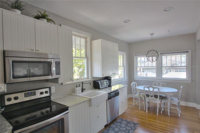Photo - 835 7th Ave S Unidad A