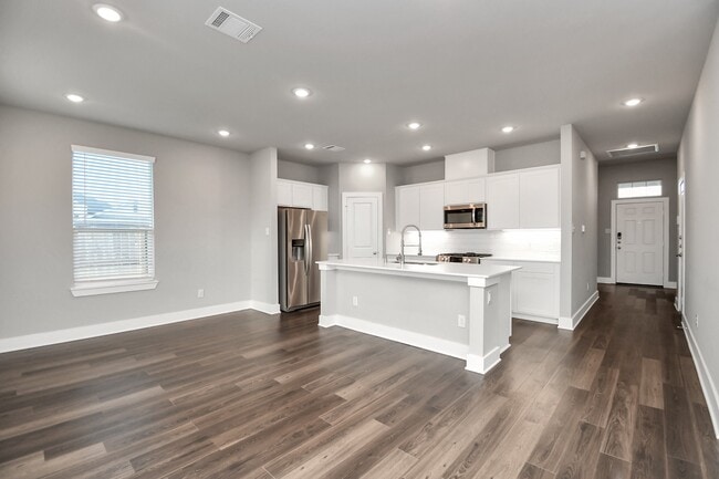 Photo - 1234 Scarlet Crk Dr