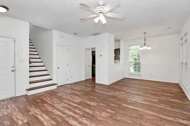 Photo - 5028 Silabert Ave