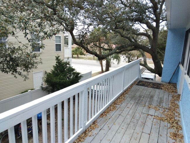 Photo - Walk to the Beach - 2 Bedroom, 1 Bath, Unf...