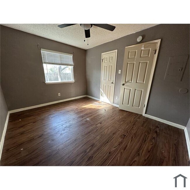Photo - Charming 2-Bedroom Townhome for Rent in Prime East Austin Location – Your Ideal Urban Retreat! Unidad 3