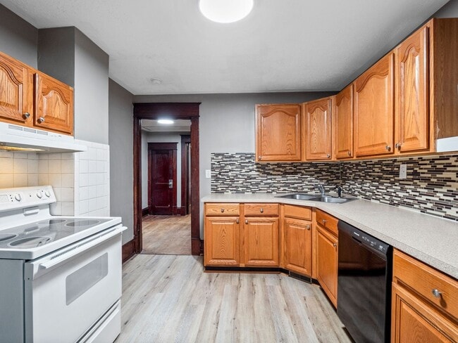 Photo - 524 Riverland Rd SE Unit Apt B