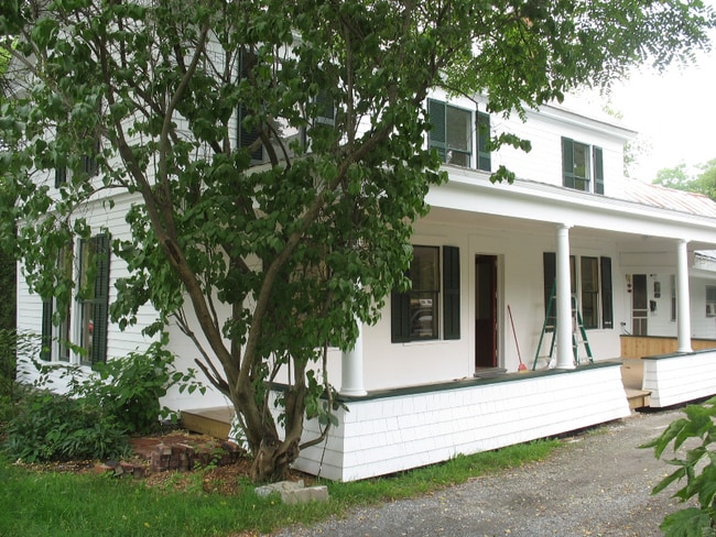 Photo - 112 Weybridge St Apartment Unit 1