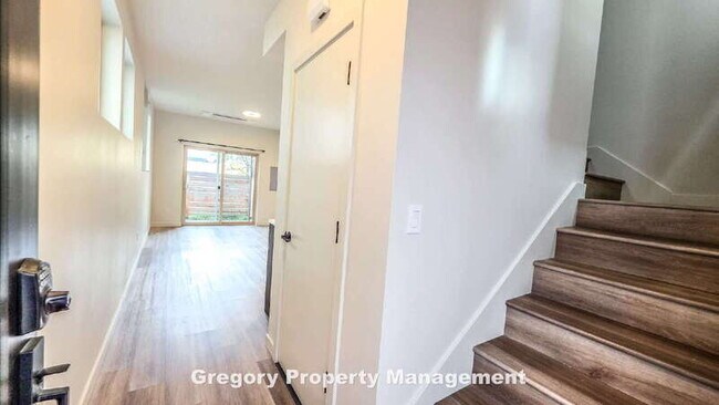 Photo - 4425 Meridian Ave N