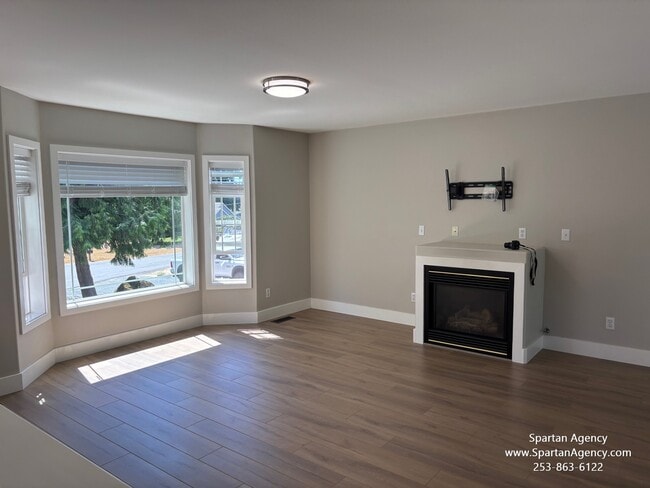 Photo - 2910 184th Ave E